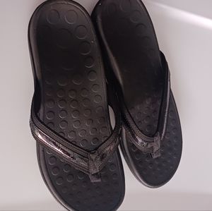 ORTHOHEEL womens black V slip on flip flop sandals Size 9